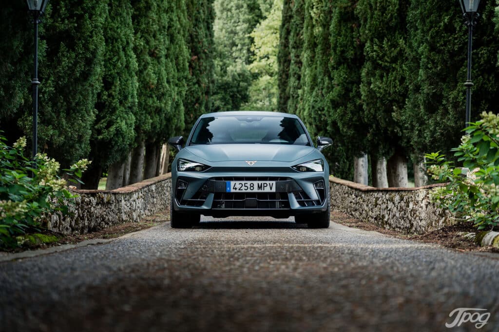 Cupra Leon VZ 300 test essai Jpog