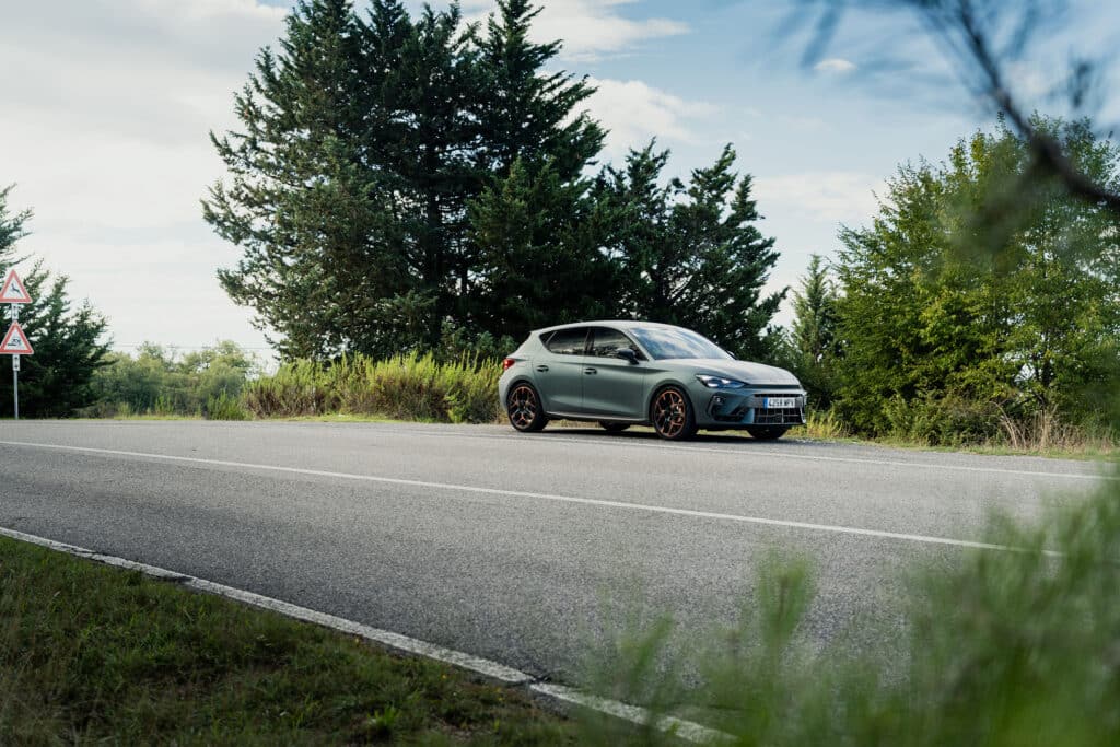 Cupra Leon VZ 300 test essai Jpog