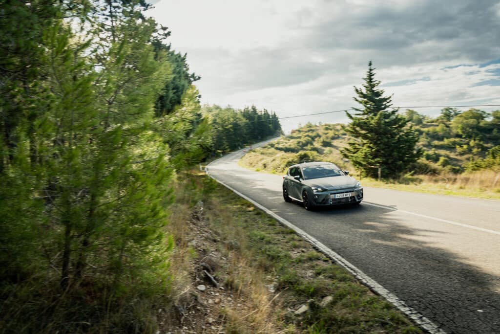 Cupra Leon VZ 300 test essai Jpog