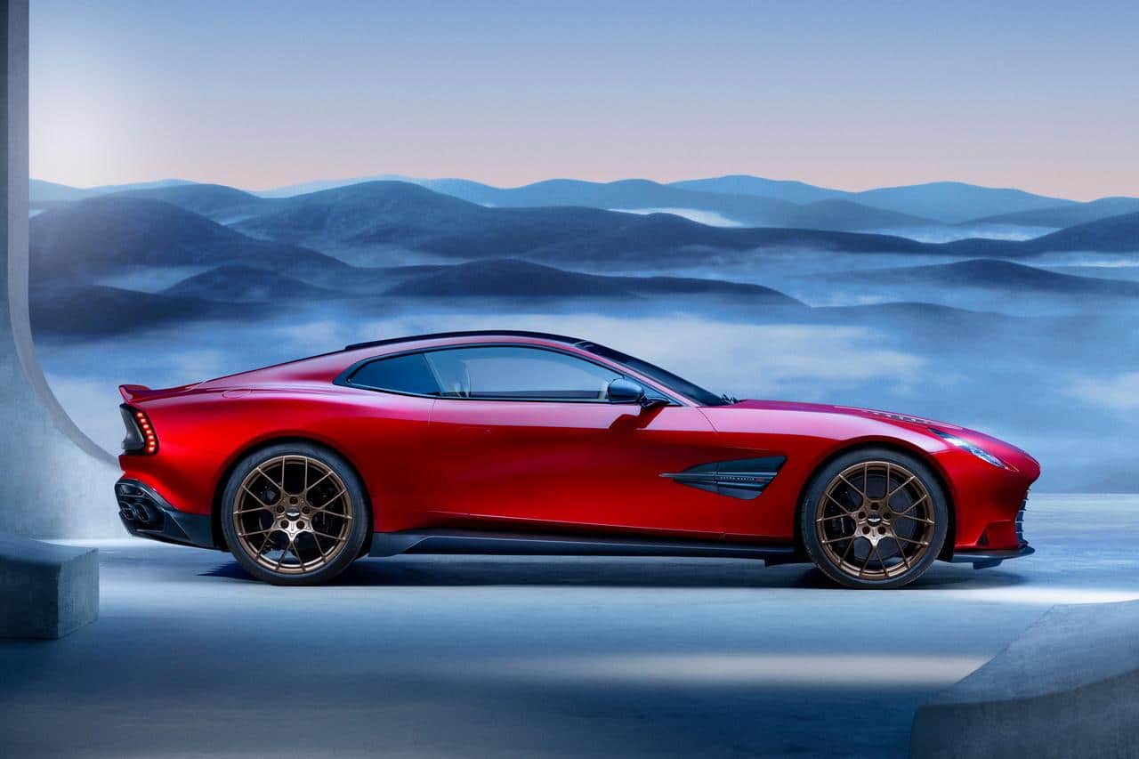 Aston Martin Vanquish 2024